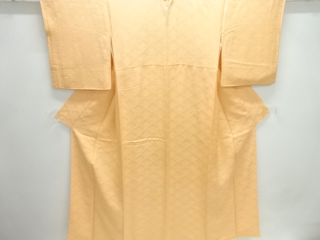 梅青海波模様織出し一ツ紋付け下げ色無地着物